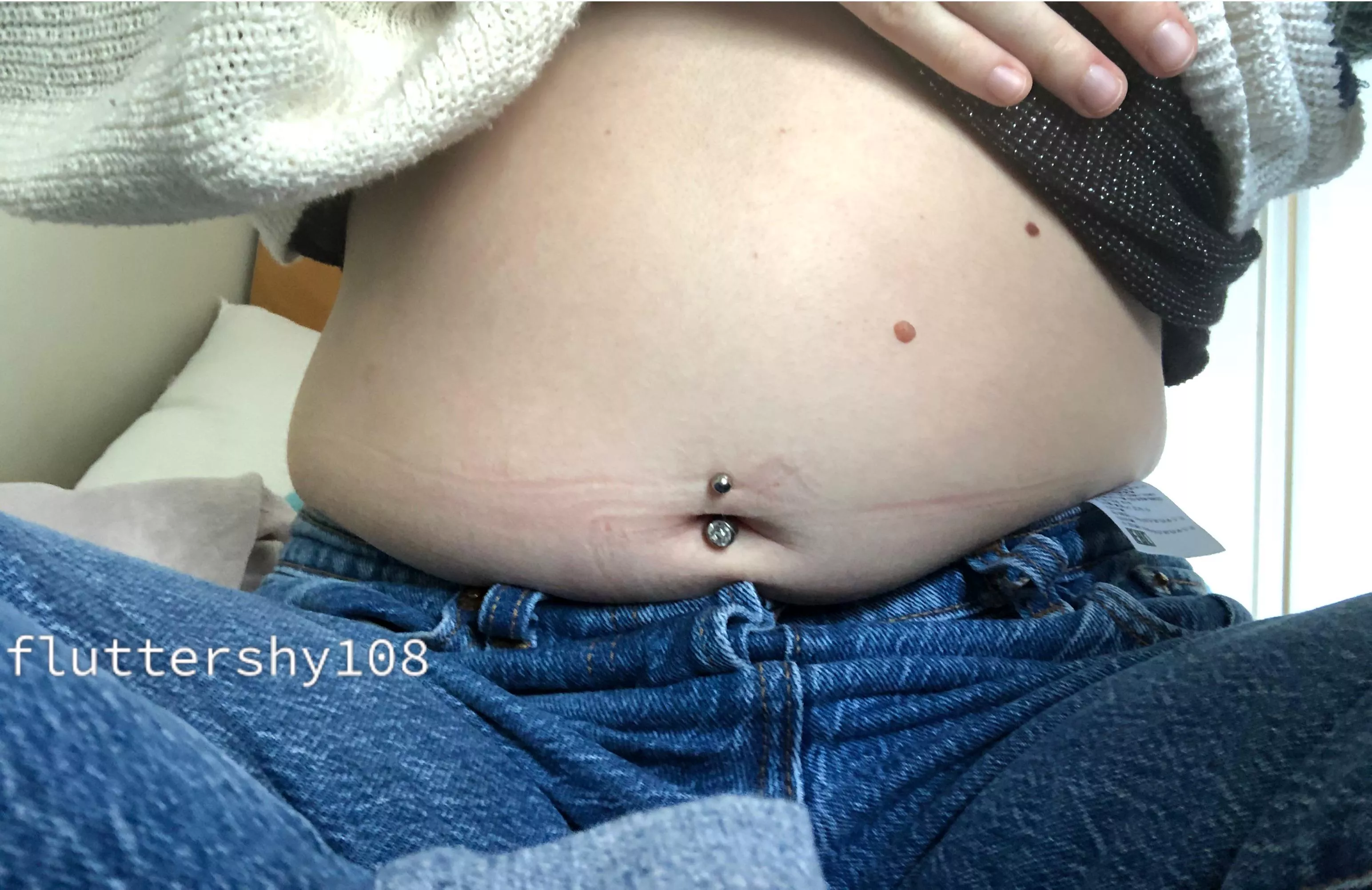 muffintop in tight jeans posted by fluttershy108