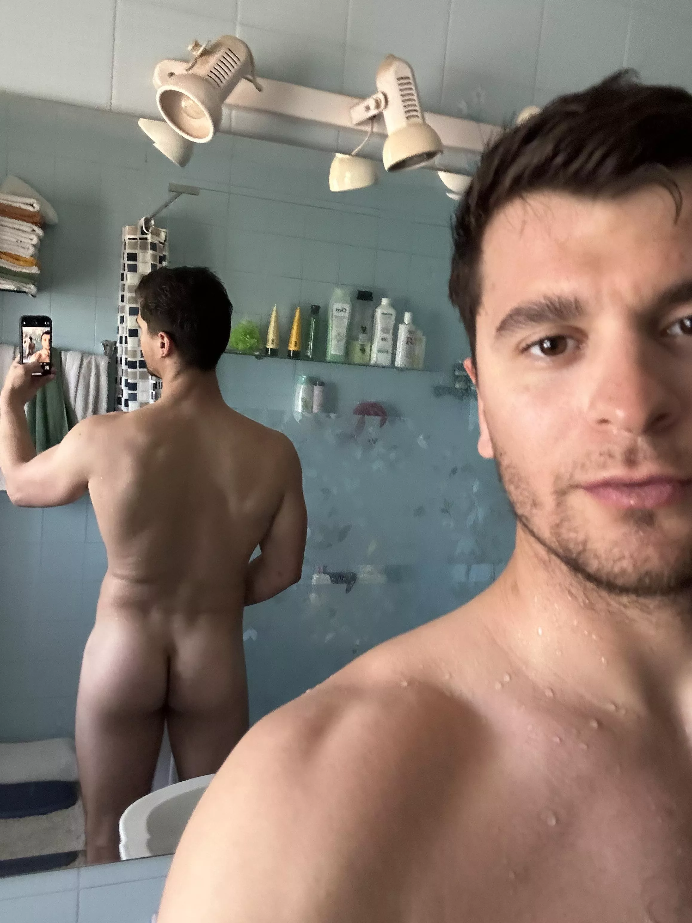 My fresh ass after a hard leg day posted by realisiwak