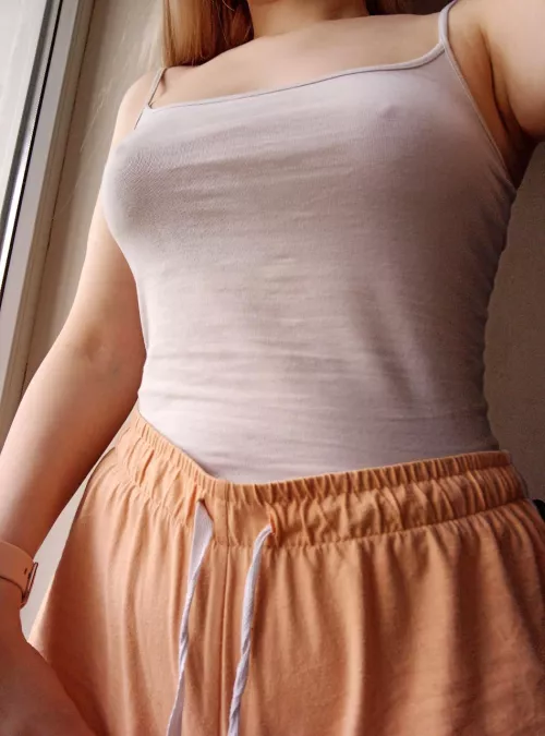 No bra as always by pixiiie_chloe