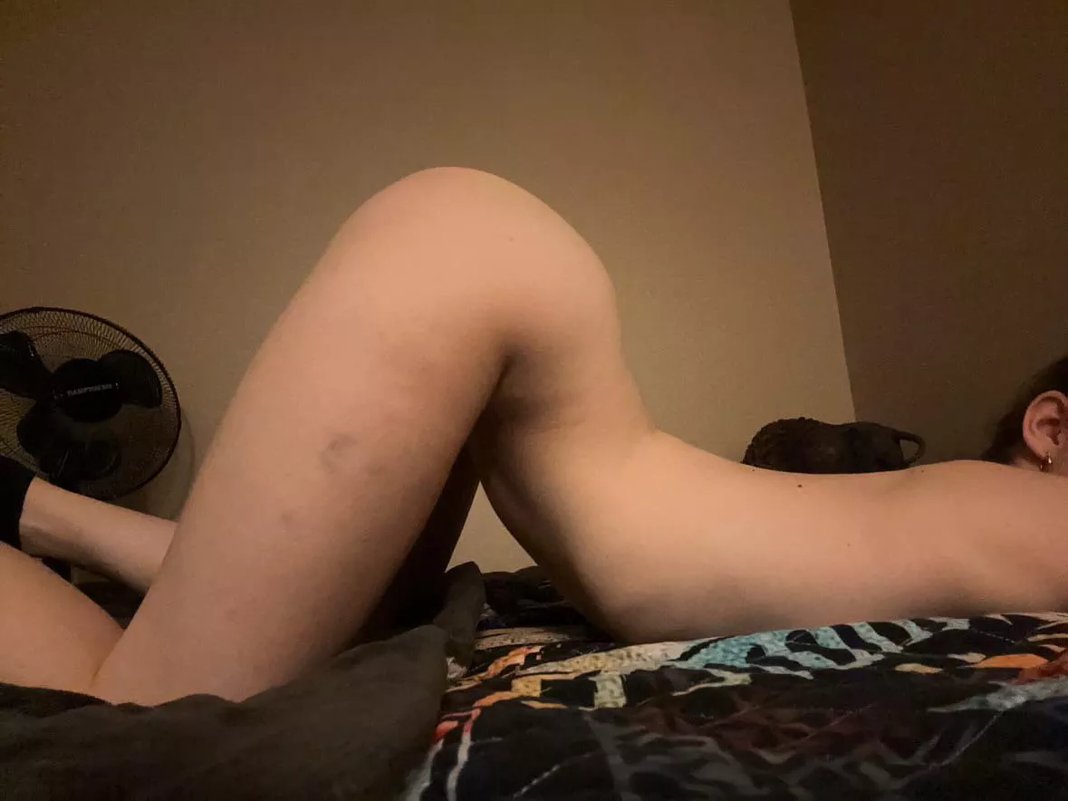 School definitely sucked today. F, 100, 5’0” posted by Lily0177