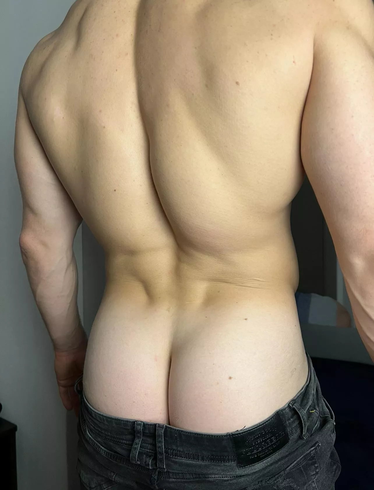 Too tight jeans 😈 posted by W_a_l_t_er