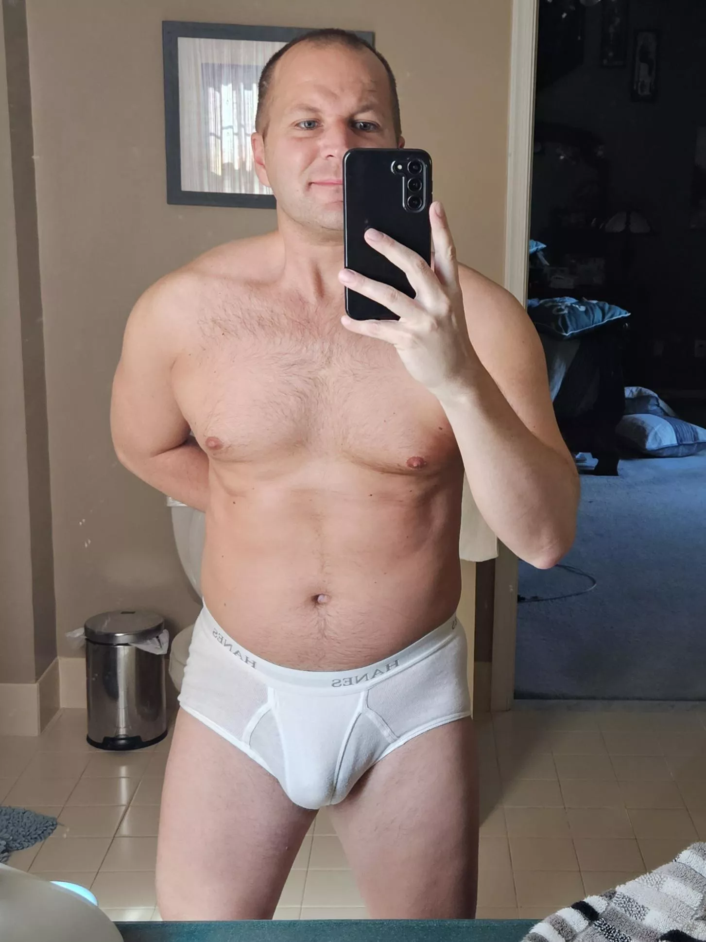 Who grew up with a family that wore white briefs? [38] posted by mbrf87