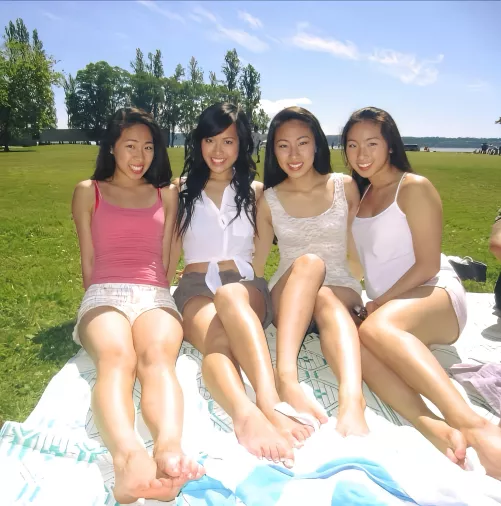 You can only have one. Choose wisely 👯‍♀️👯‍♀️ by lovekristinalove