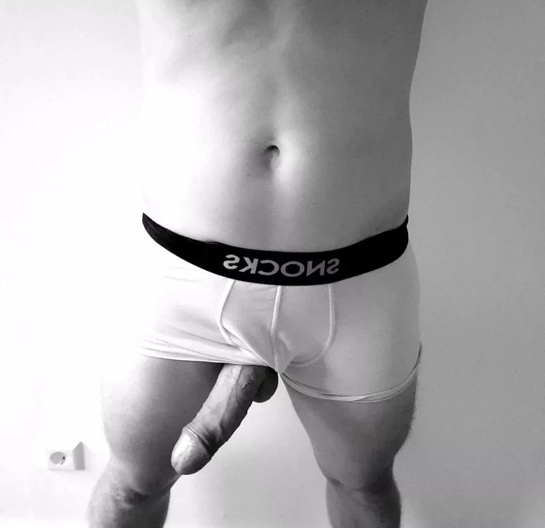 Anyone into thick and veiny? 😏 posted by Calitro44