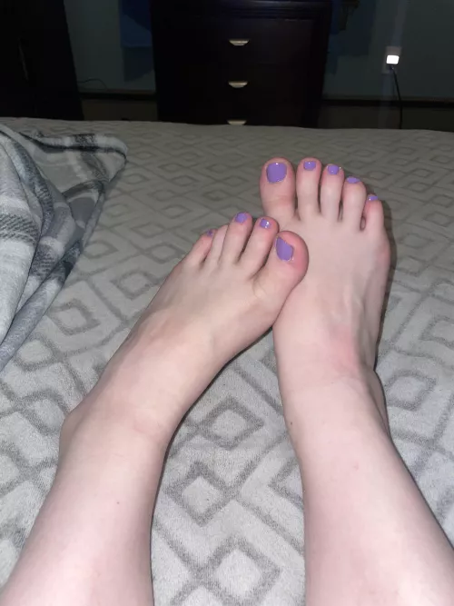 Are they pretty? by yourfavflingg