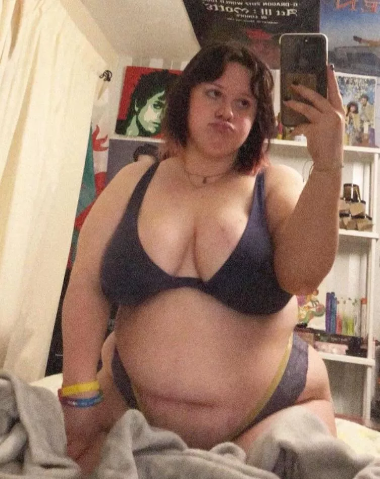 Belly posted by Odd_Distribution6074