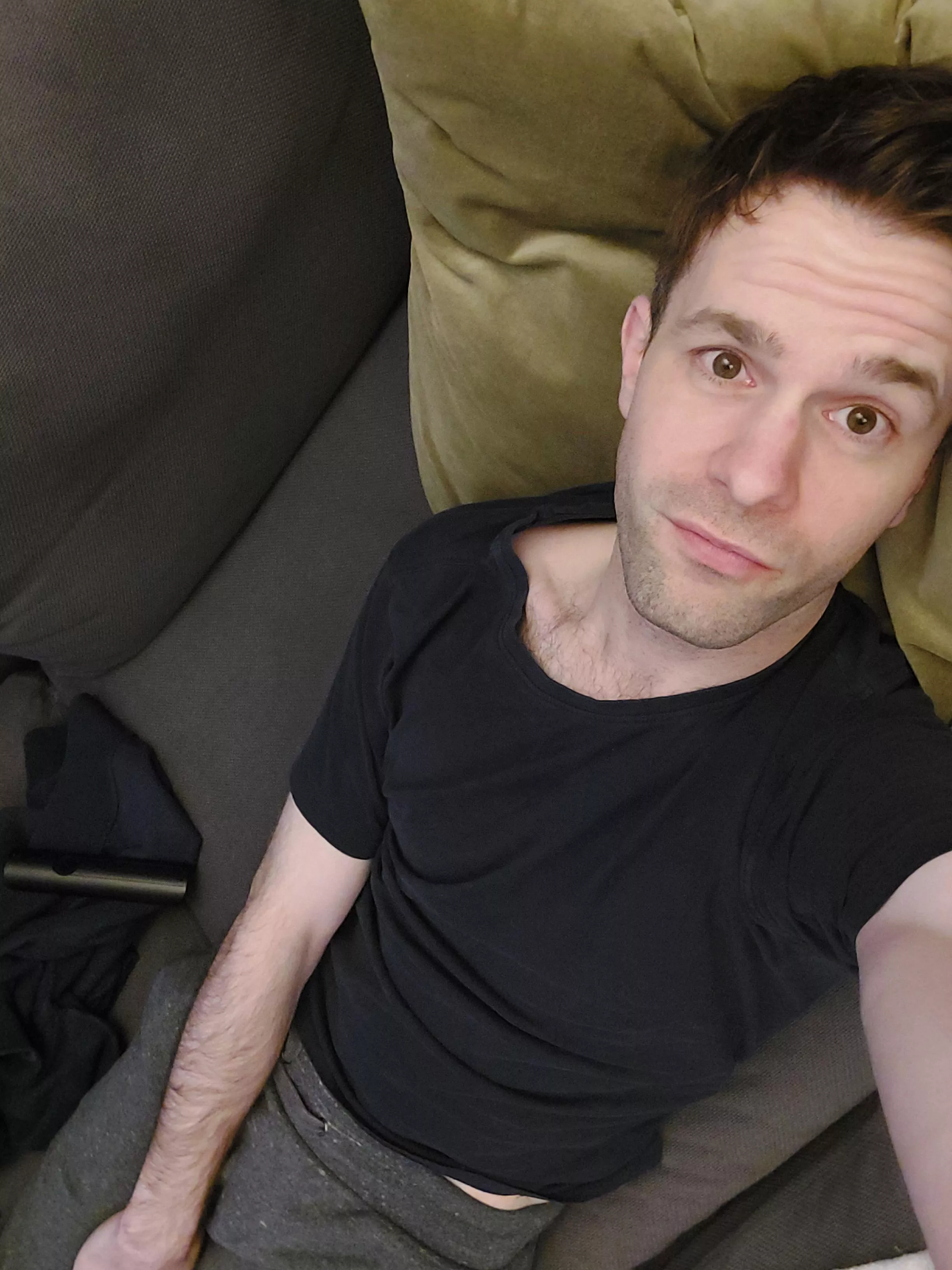 Chilled night on the sofa! posted by ZB_Bass