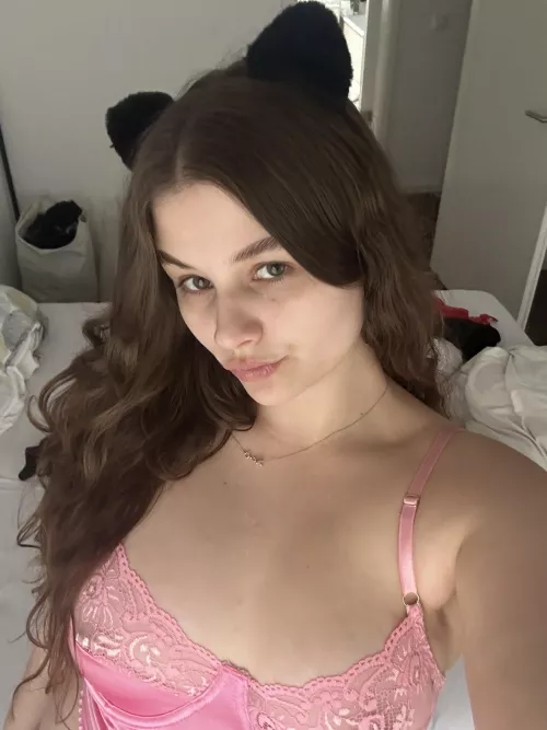 Does my thick 19yo body get you hard? by Puzzleheaded_Lake_32