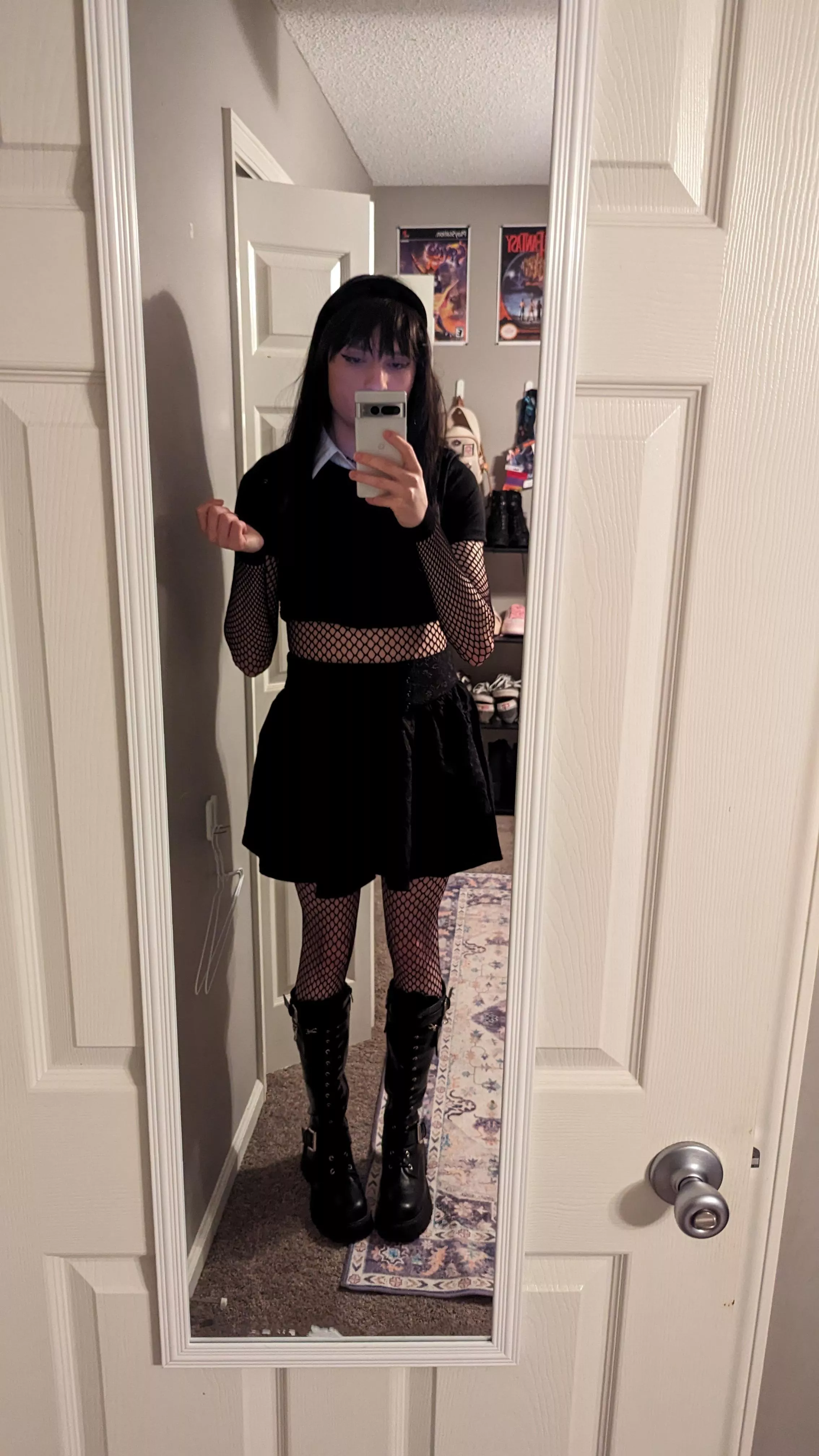 Giving Wednesday Addams Vibes posted by bawbi428