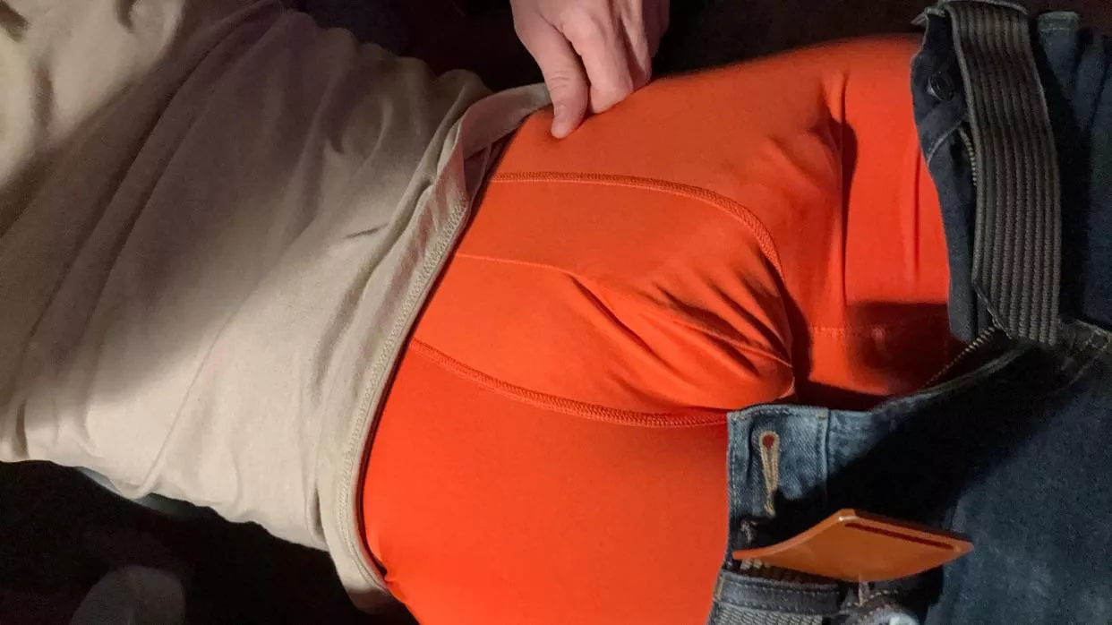 Had a really busy day and could use some good cuddles.😊 [44] posted by relaxcity80