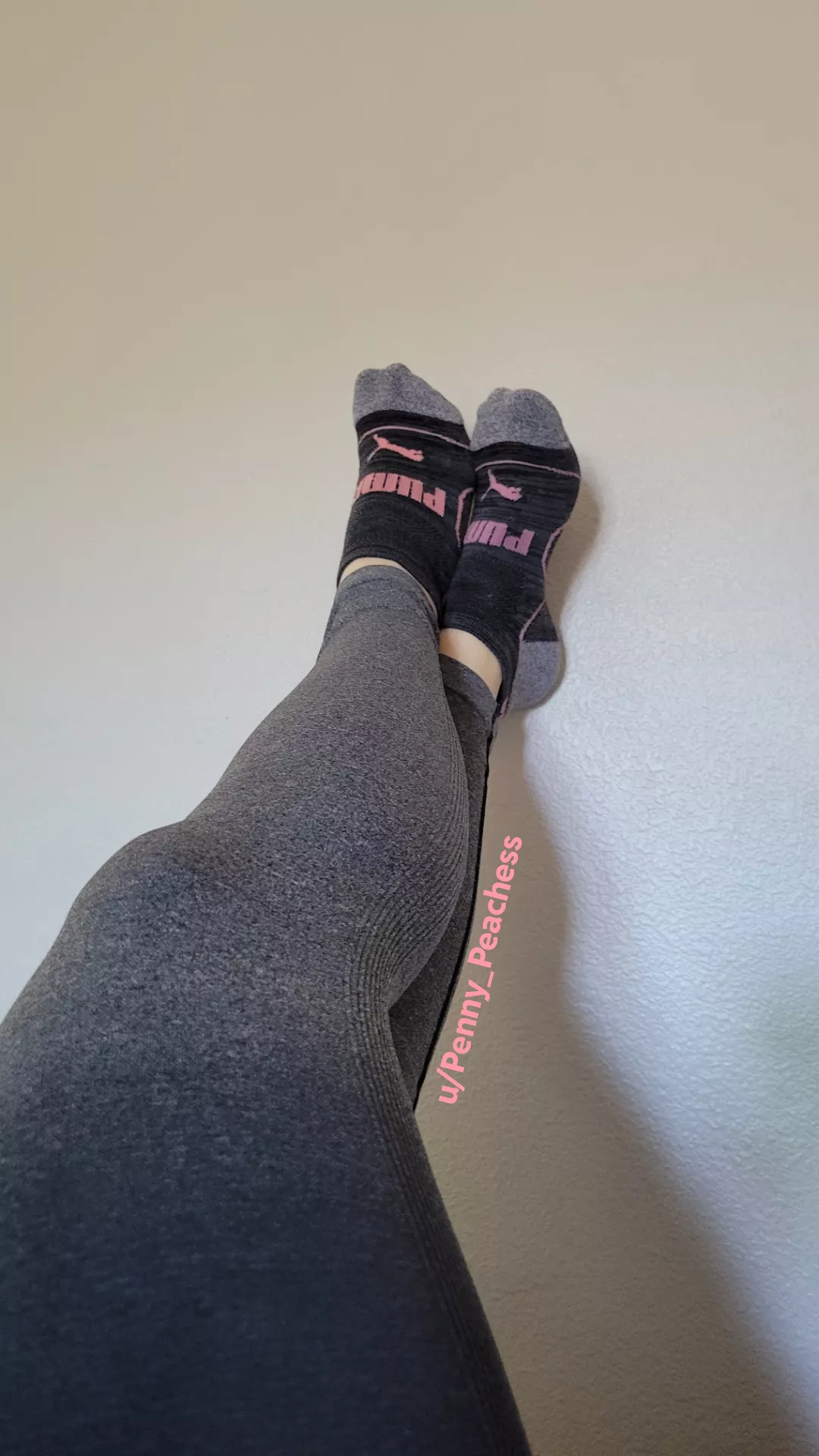 I love wearing my Pumas for the gym! They're so fitted and get so warm at the gym 🥵  posted by Penny_Peachess