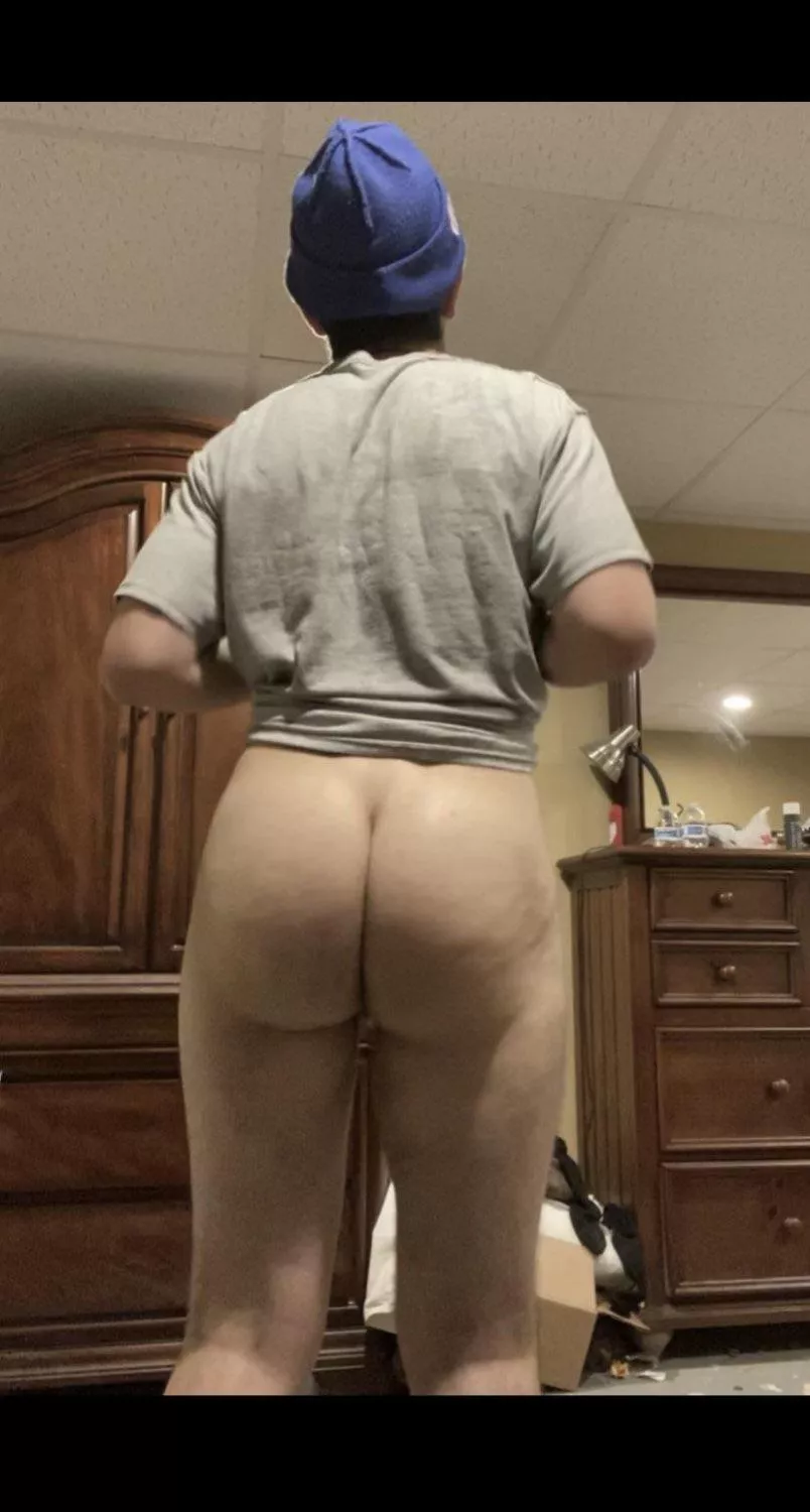 I swear I’m not gay , I’m just tryna help out my homies bust fat nuts💪🏻🔥..hmu for snap posted by Ok_Difference_5286