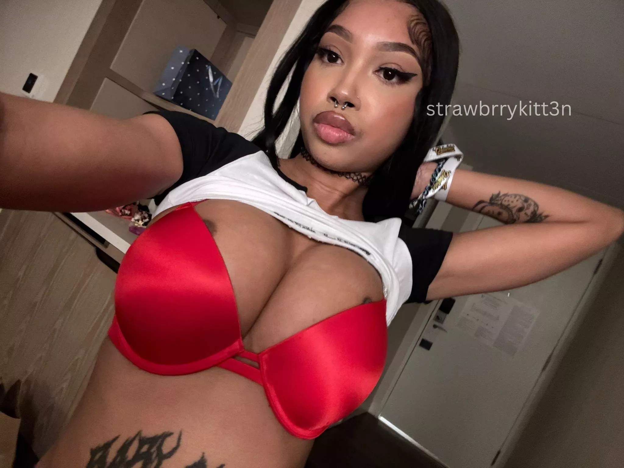 Just a lil peek baby  posted by strawbrrykitt3n