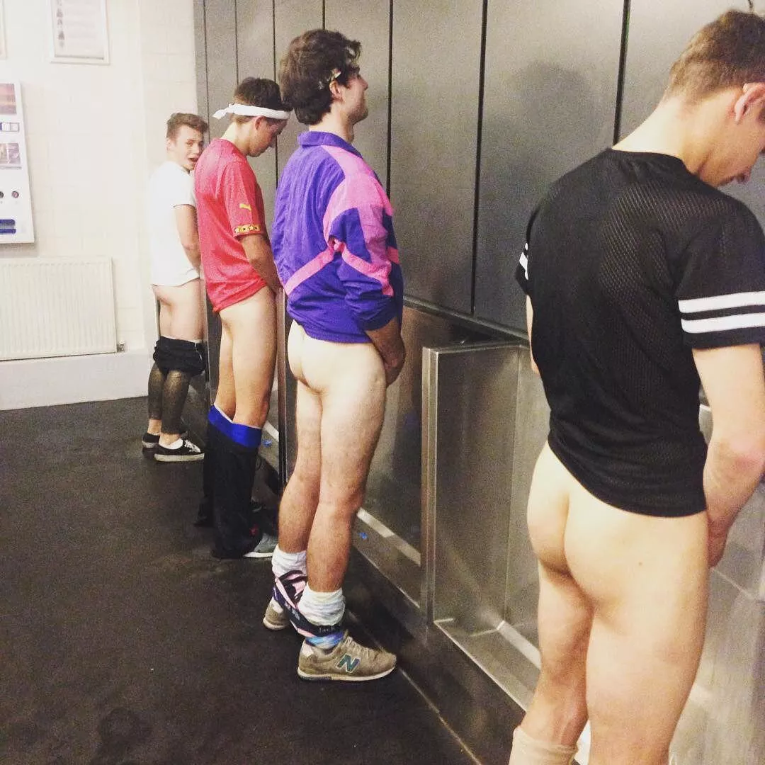 just guys being dudes 💪 posted by triceratops781