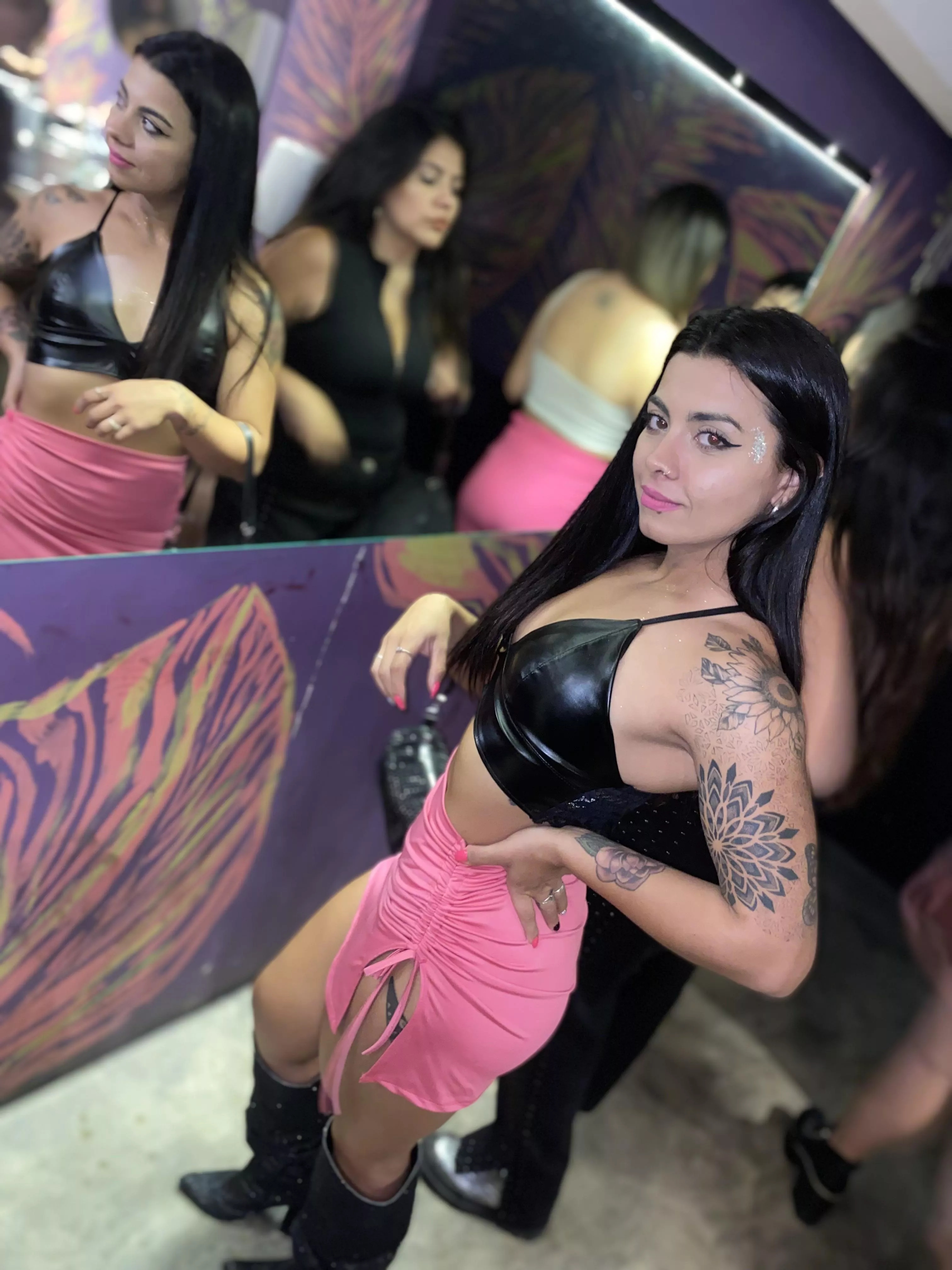 Love dressing up to the club posted by AbnormallyFavorite