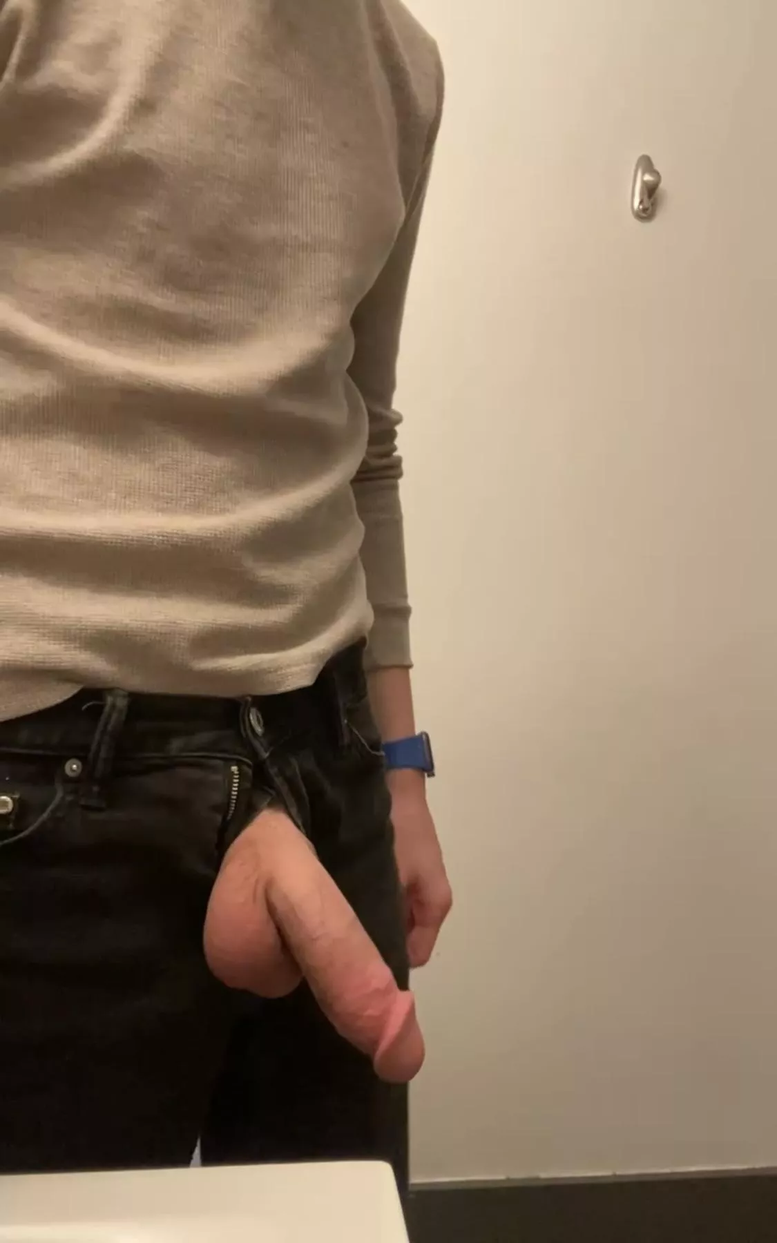 My 8 inch cock is always getting caught in my zipper posted by Handsomehorsecock