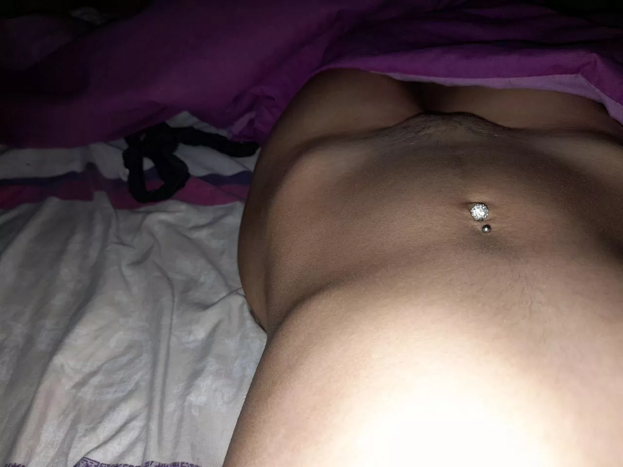 my skinny body highlights my bony hips posted by LuzAilen