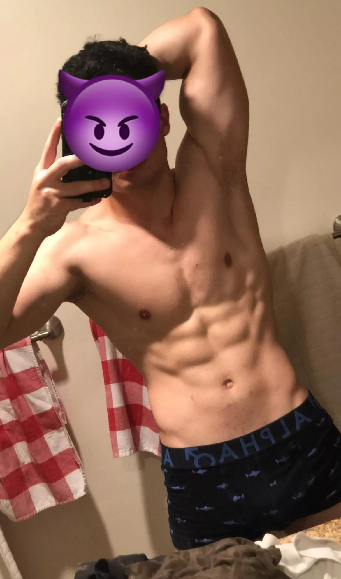 Pic in boxers :) posted by TheeGuyDerek