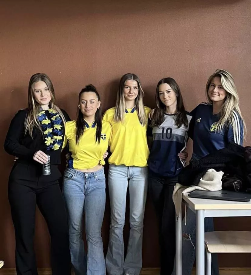 Pick a girl to give you a handjob [5] posted by Extension-Ad-2695