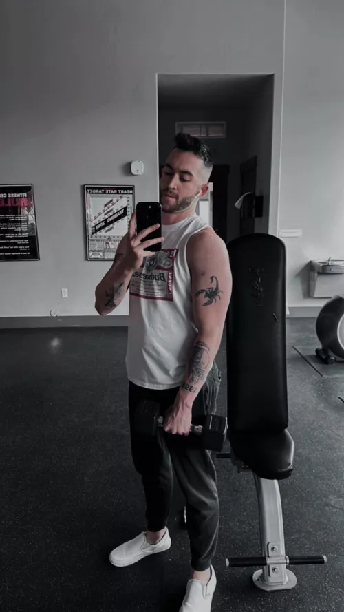 Random pic from the gym this AM, felt good 🙌🏼 by malevoryes