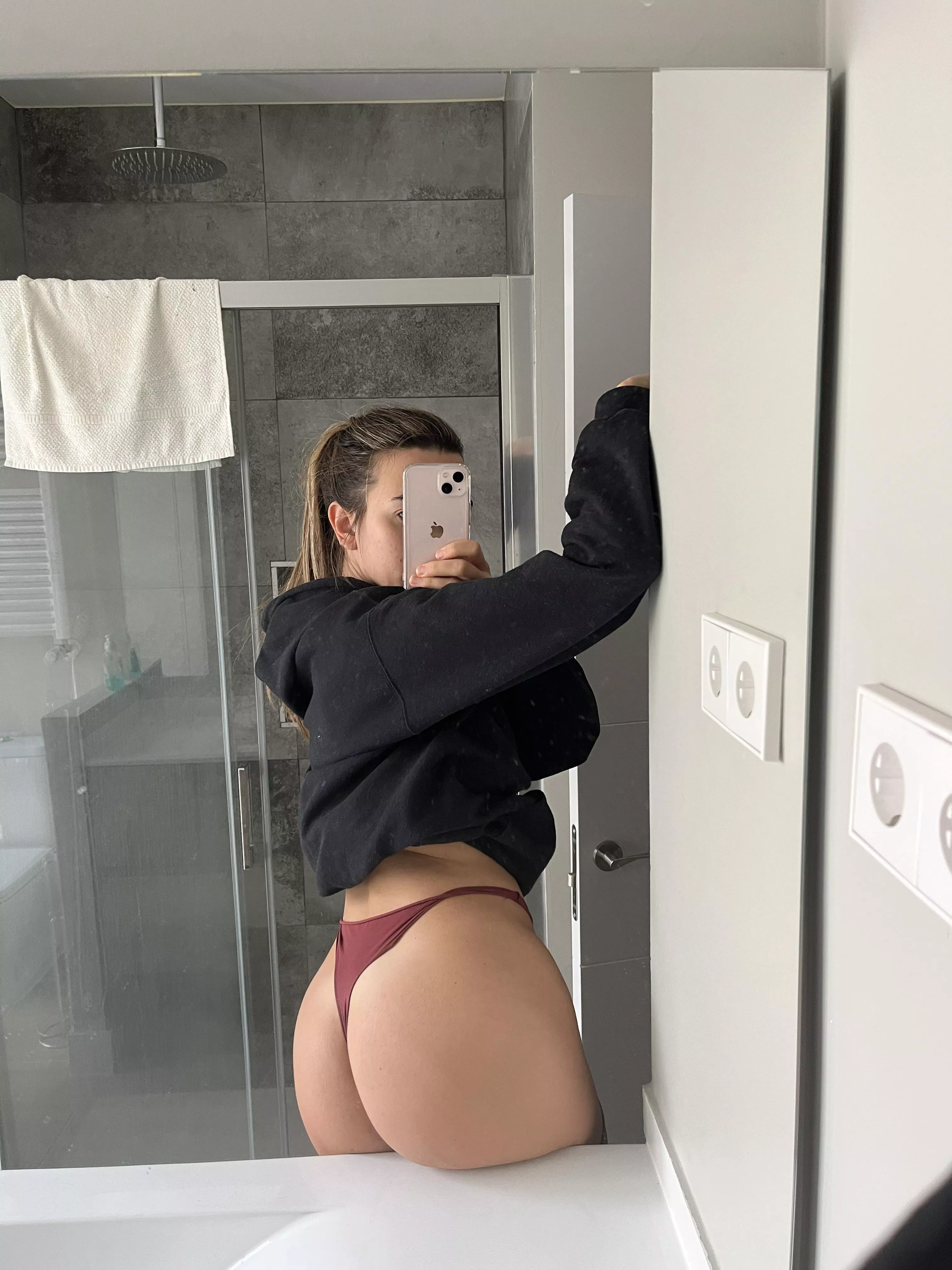 Should I open my legs and let you eat my pussy posted by 1tekben