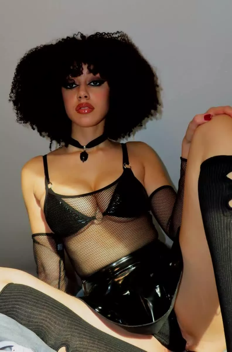 should i take it off? posted by Samiraxoxodarky