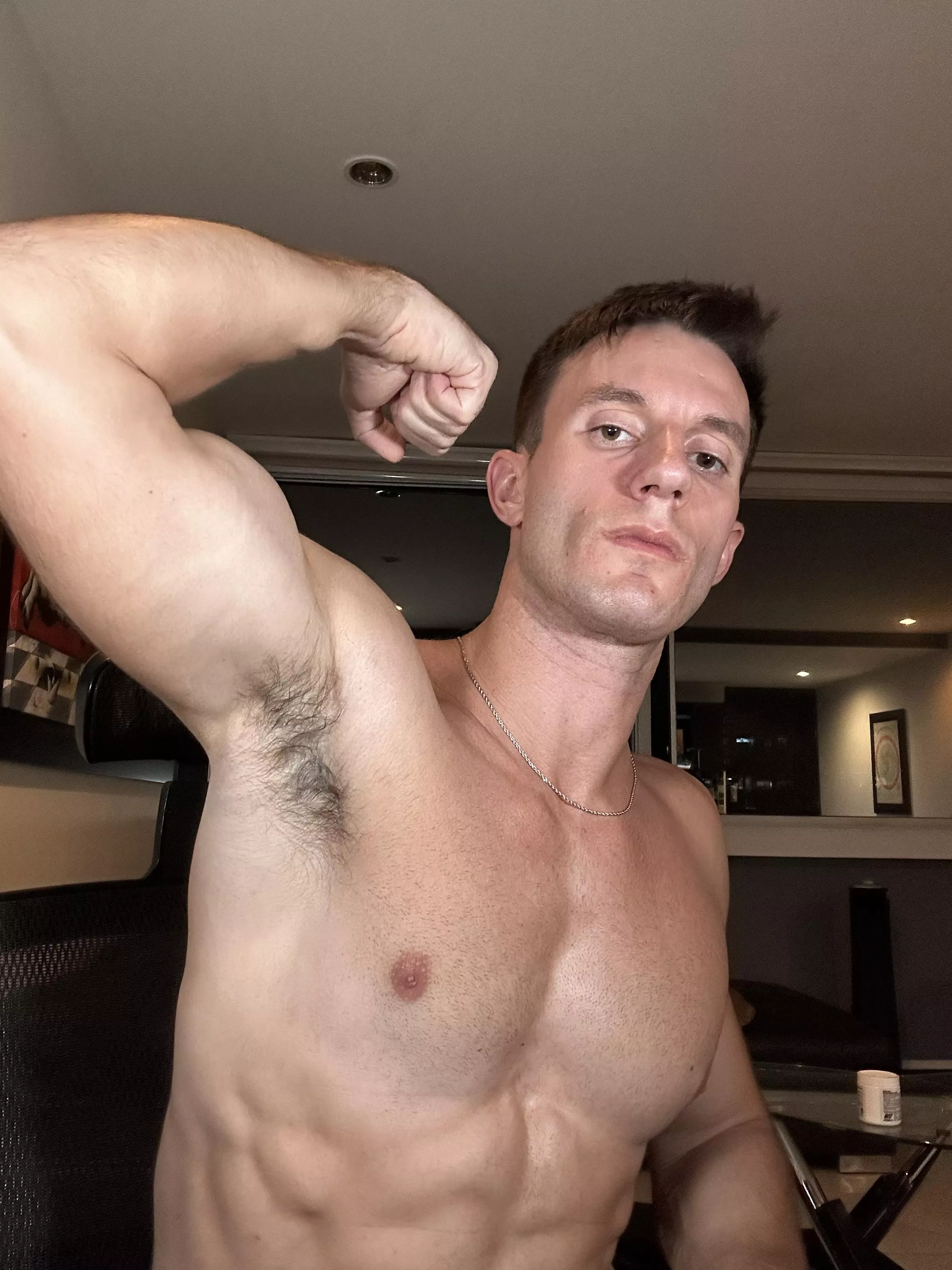 Sniff my Alpha scent peasant posted by Hstud97