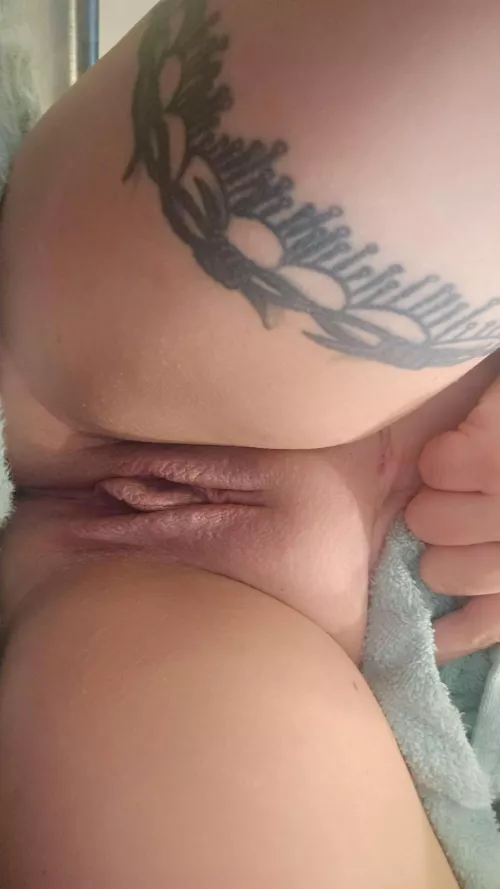 Sweetest pussy 🤤🤤 by theDUSSIN