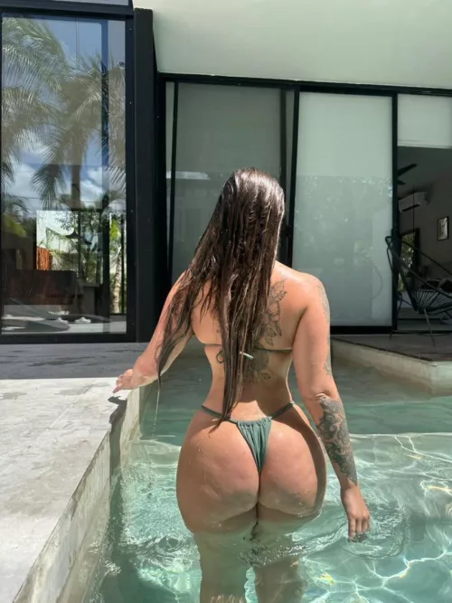 These cheeks deserve to get clapped in water by Arabellaamyiah