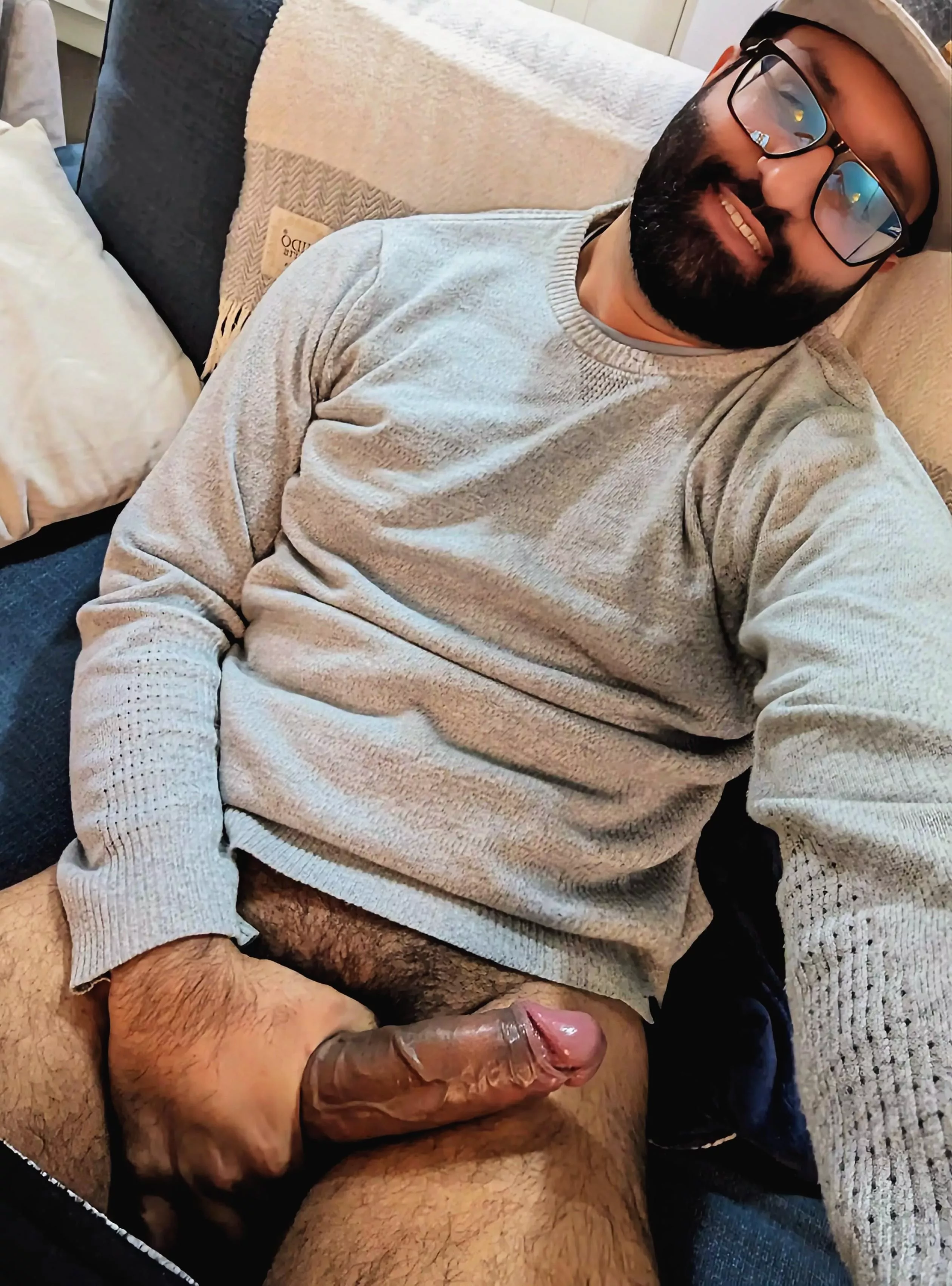 Thick beard and thick cock posted by ragxnarxvix