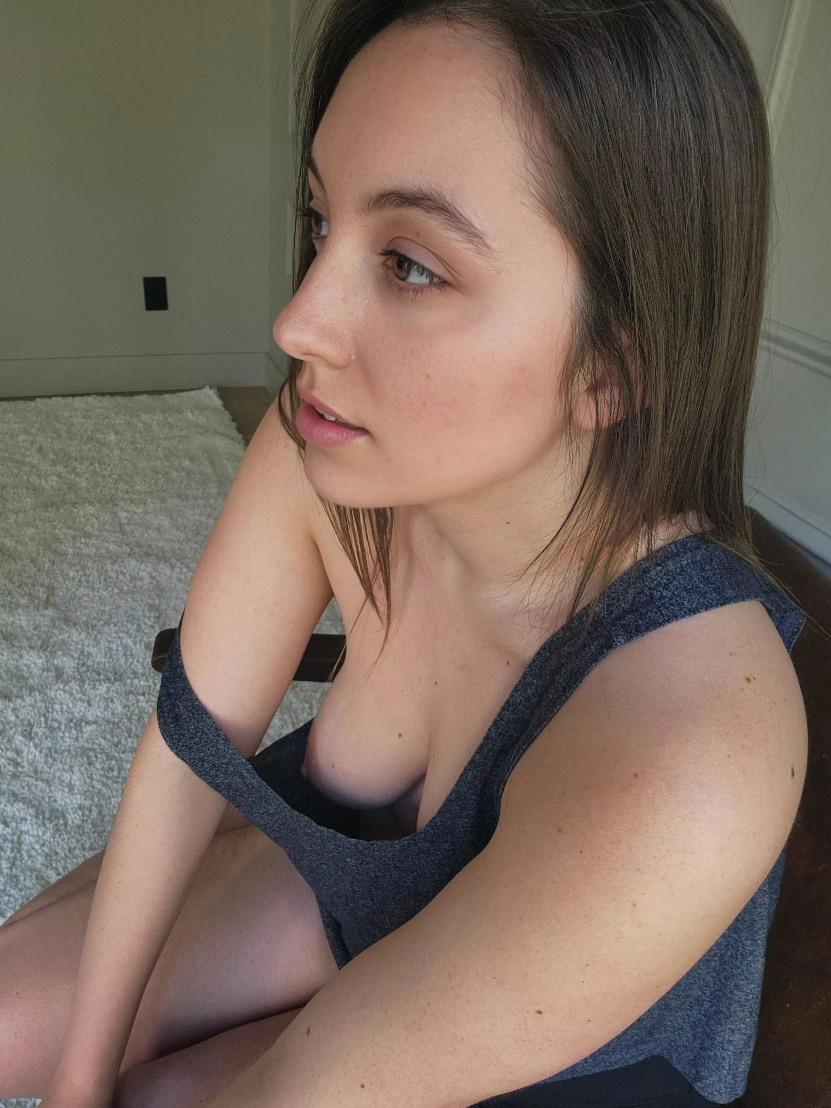 When the girl sitting next to you has a wardrobe malfunction posted by sophie_fenmec