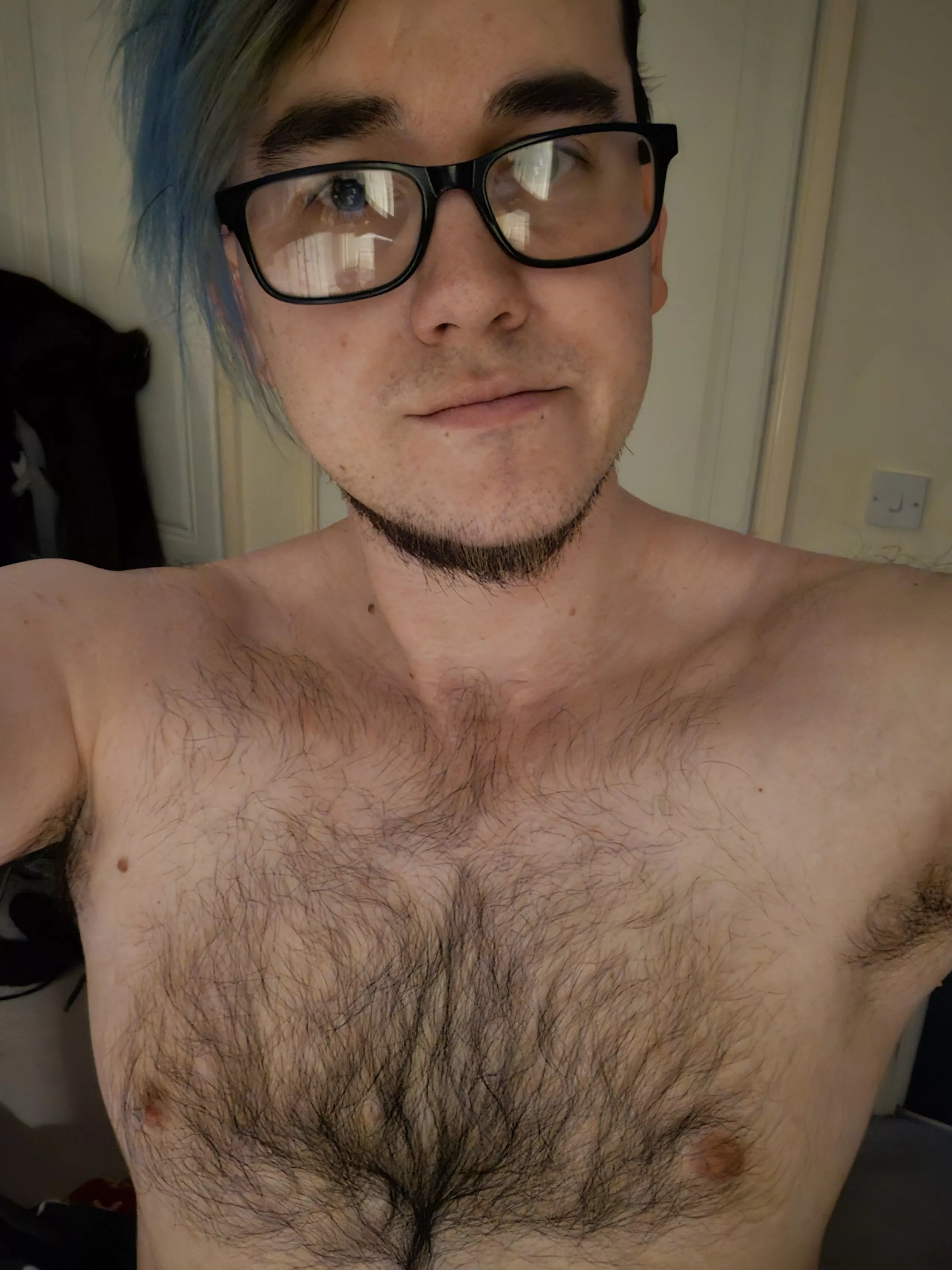 32, anyone like a hairy gaymer posted by Jack_Skellington92