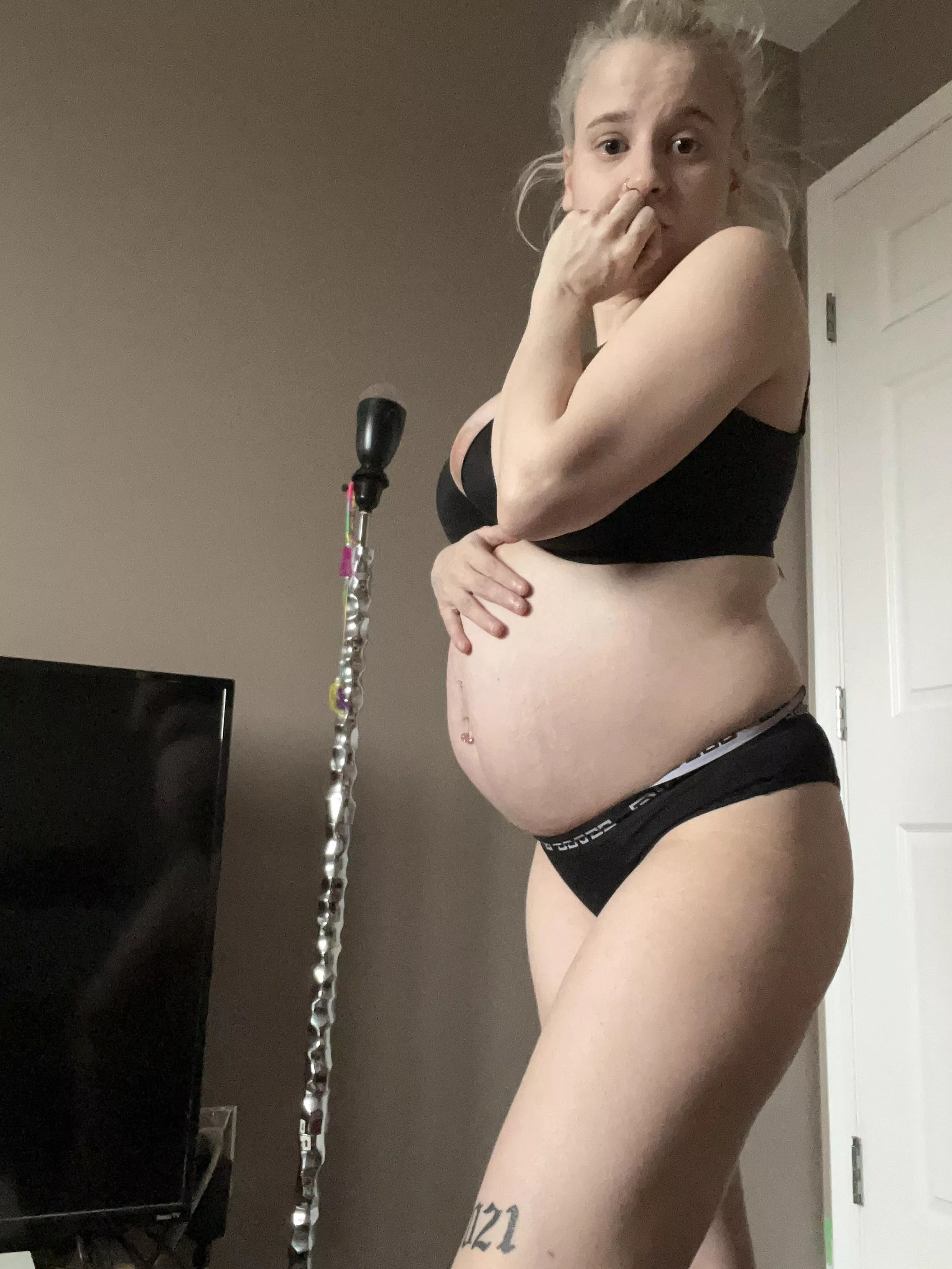 Baby bump getting bigger  posted by laylaluvxo