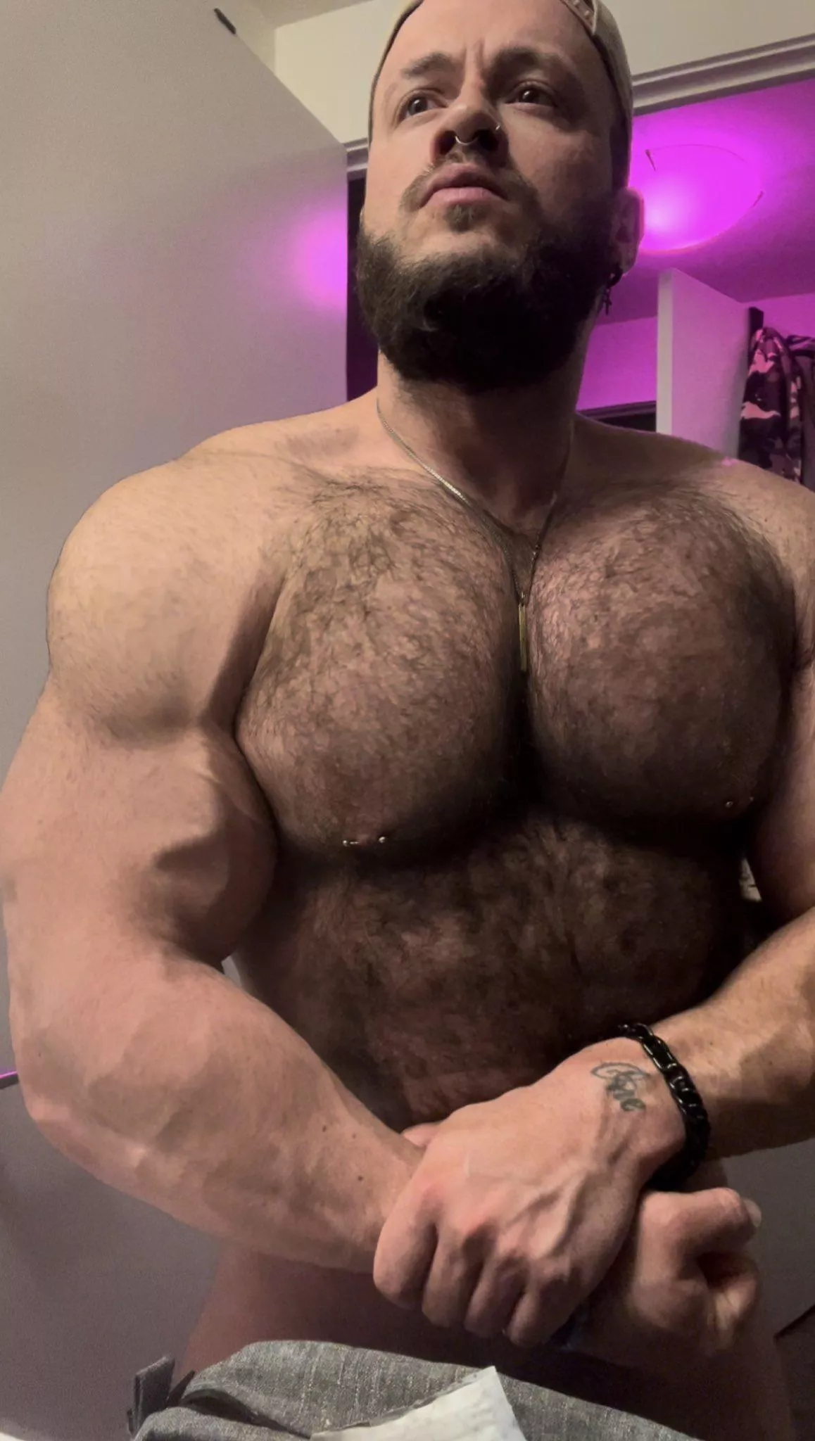 Daddies Here (33)(m) posted by Damiantheone96