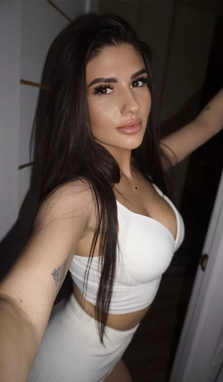 date me or marry me? posted by Letina_51