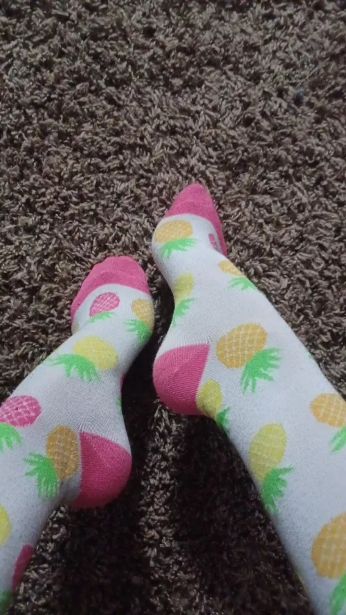 Does these make you hungry? [F] by Flurry_Feet