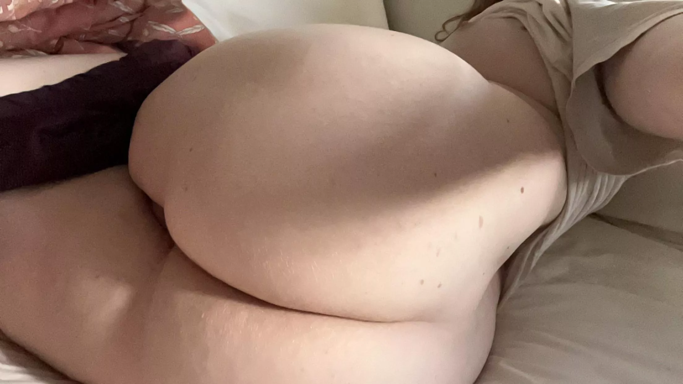 Eat my ass and i'll love you forever 💛 posted by ldrah