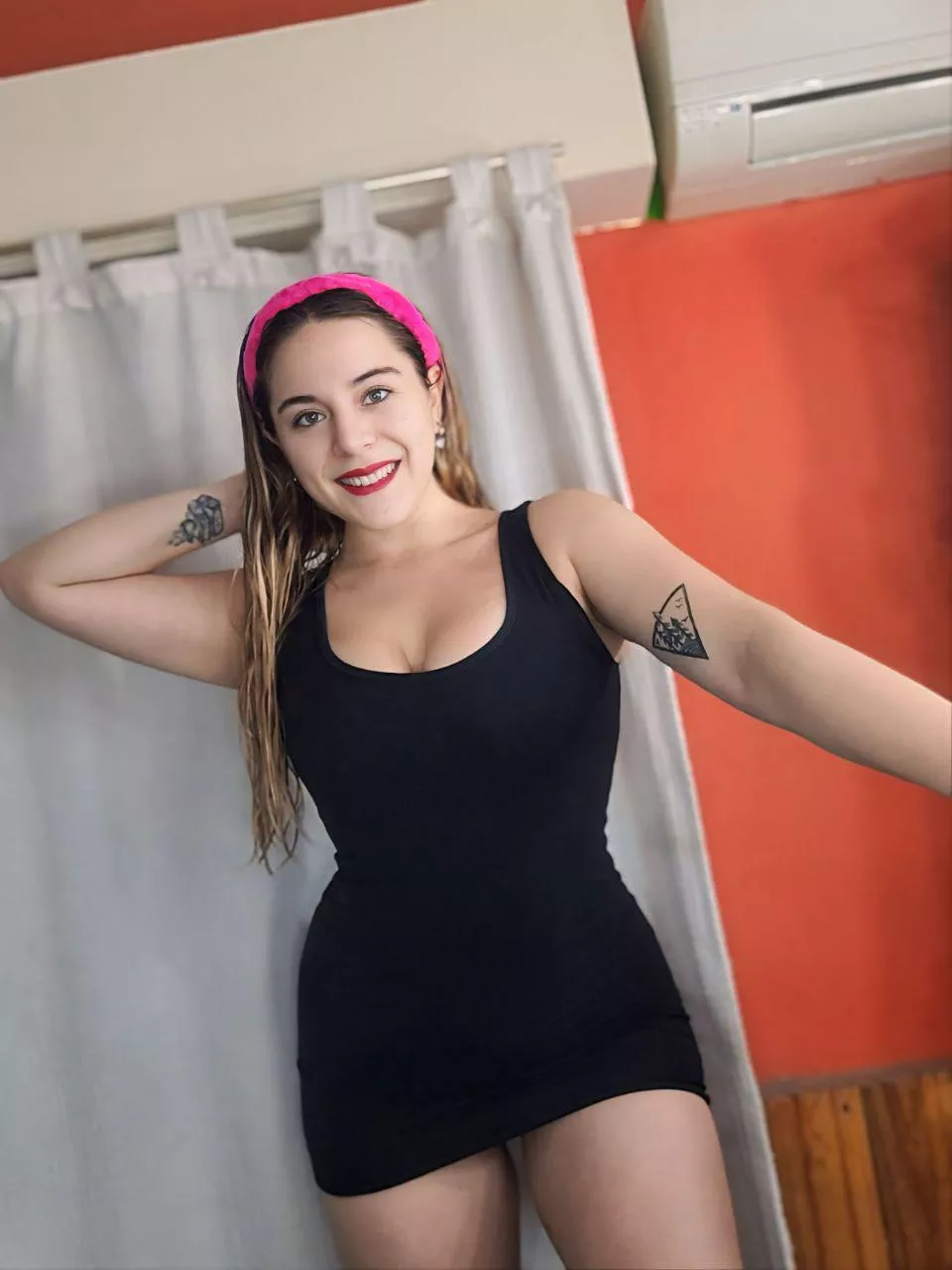 Even though I'm a but chubby I love this black dress on me hehe posted by Skylar_HI