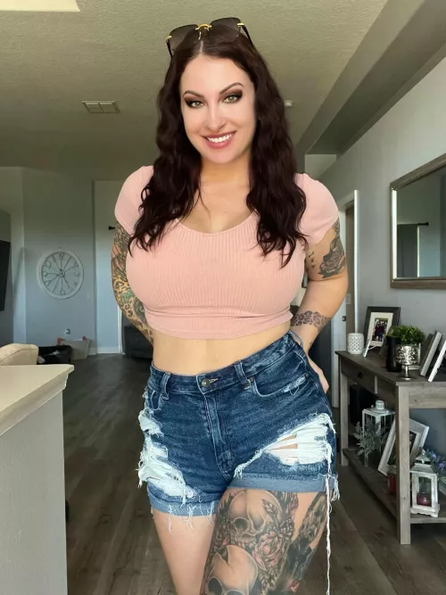 Feeling like summer!  by KinkyCurvyKatie