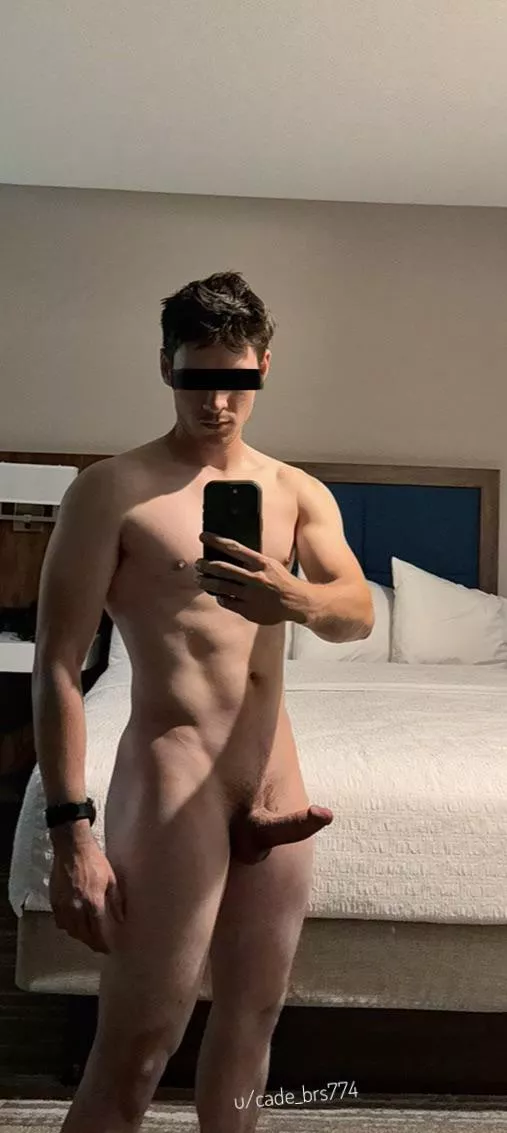 Get a room with me? posted by cade_brs774