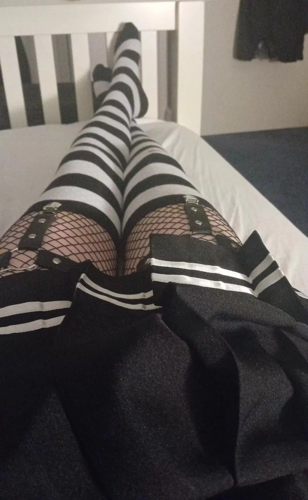 Give em a squeeze >~< posted by fullsusfemboy