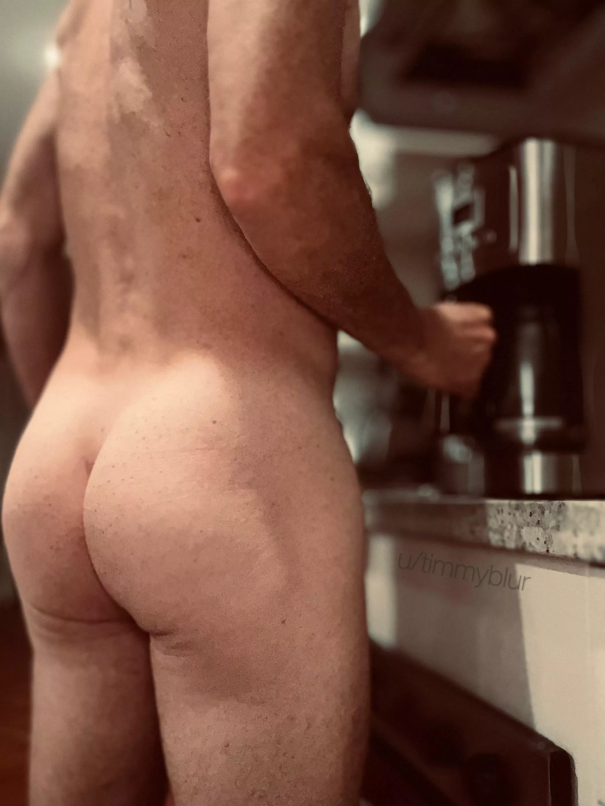 Happy hump day ladies. It’s always a pleasure to make you drip… posted by timmyblur