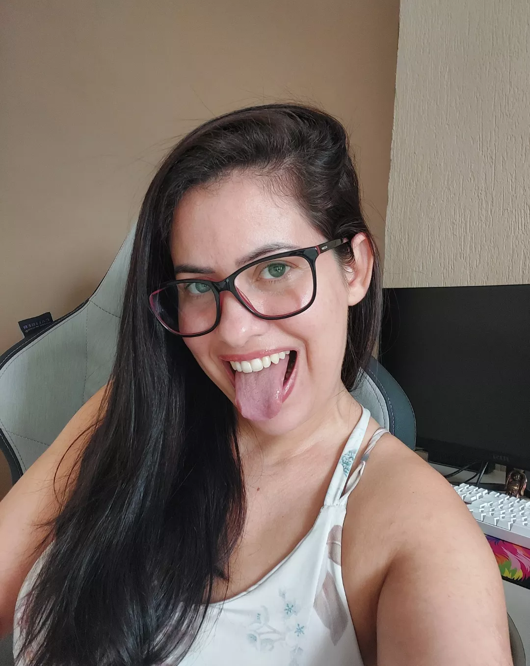 Hello daddy 🤓😝 posted by Isiscristine