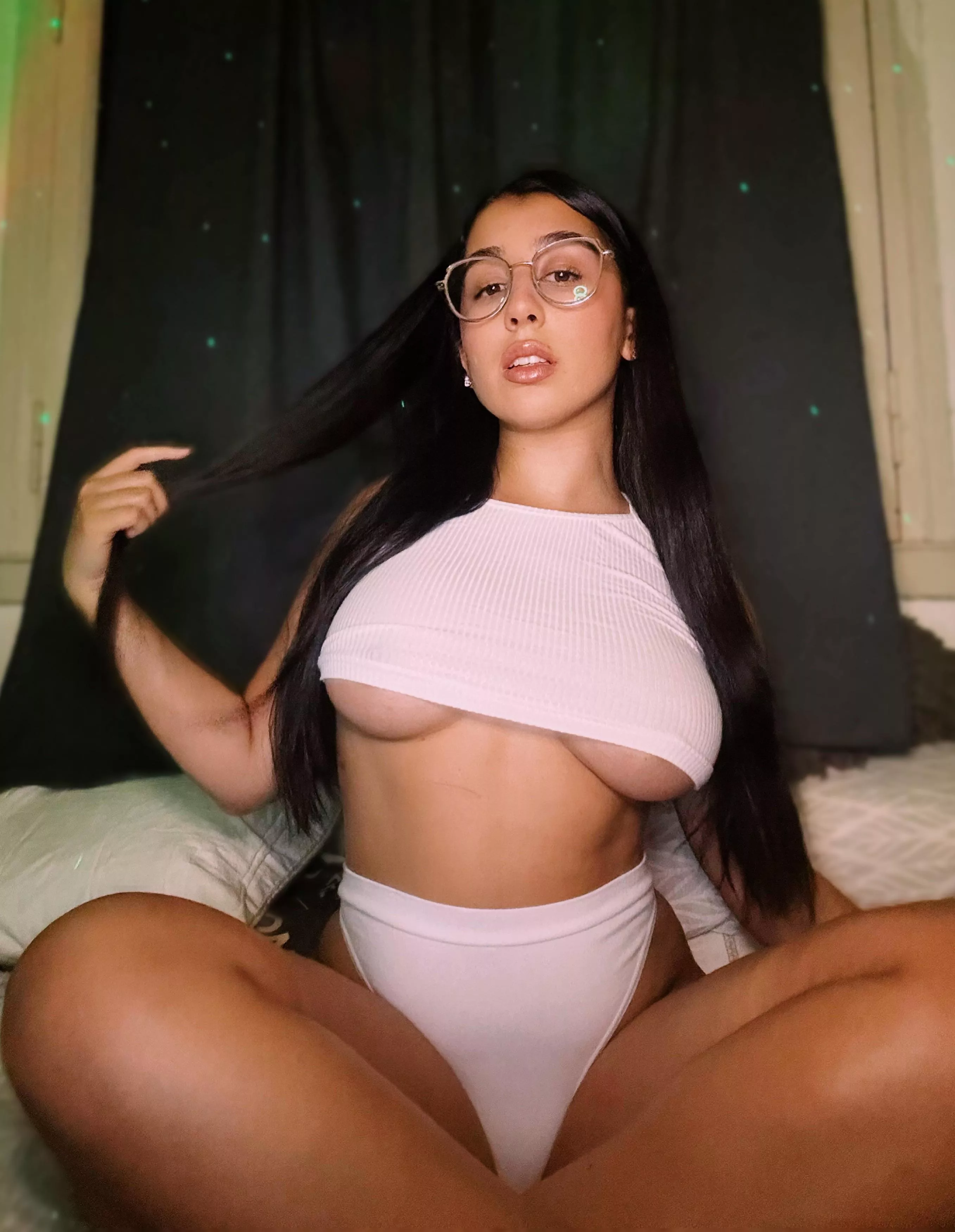 How looks white top on me? posted by mimipurelove