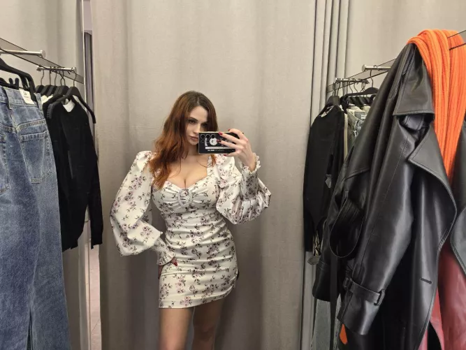 IUTR by PetiteKelliLove