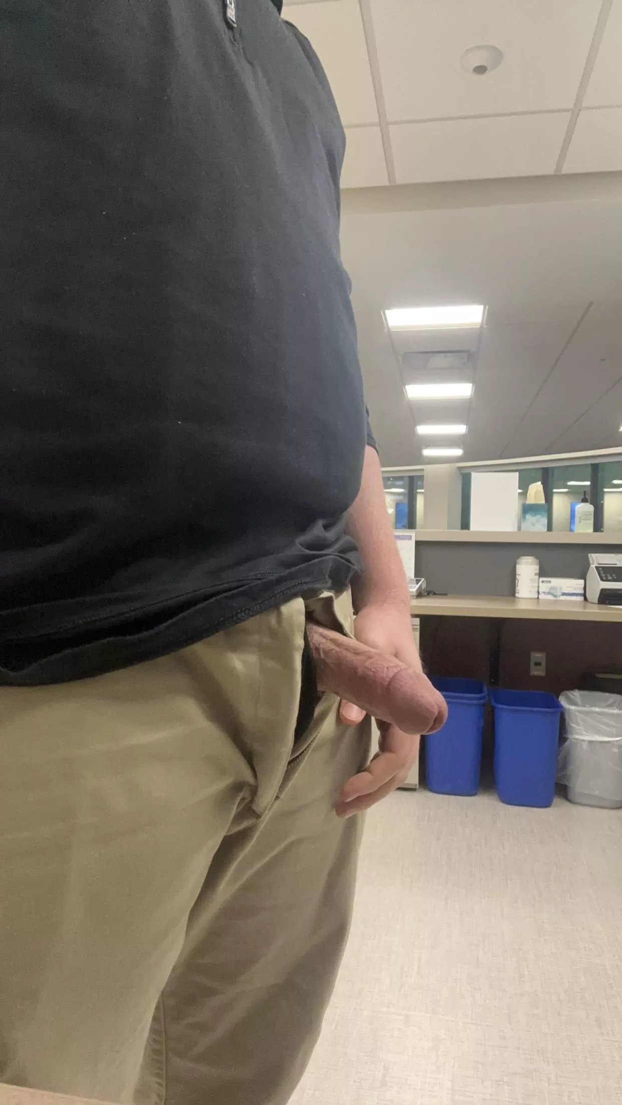 Just have a seat honey I’ll be right with you 😘 posted by anonstl4