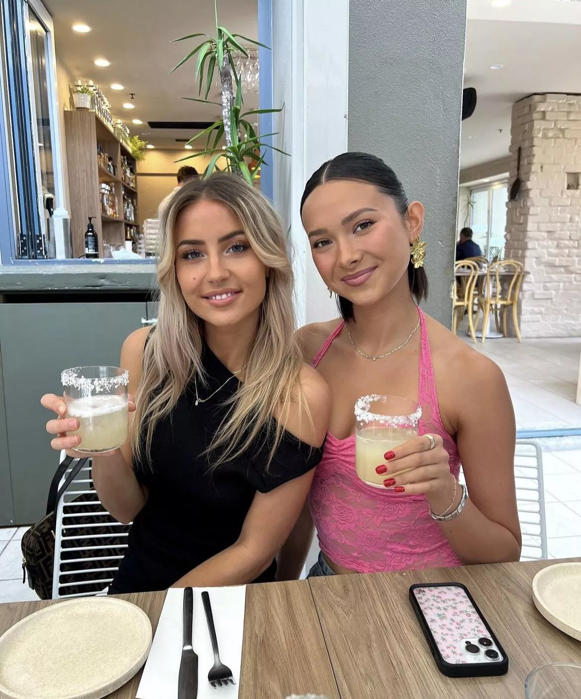 Left or Right [2]  posted by ssilly70