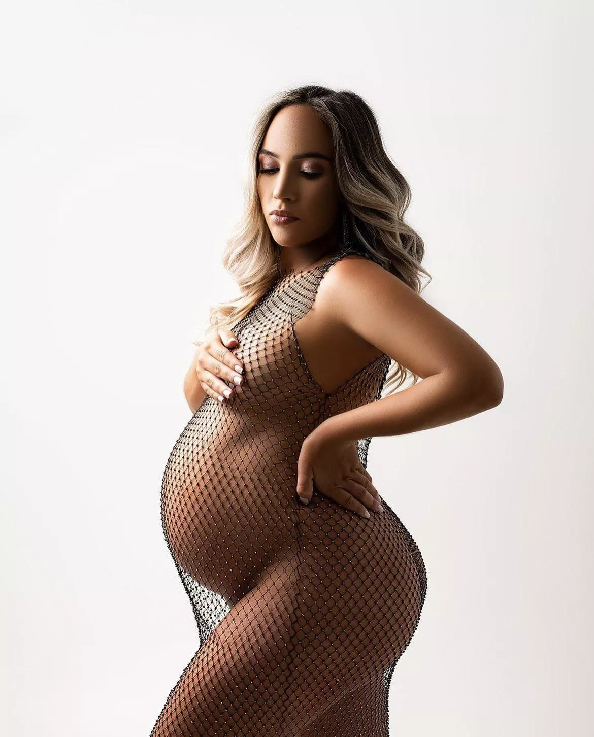 Literally pregnancy glow ✨✨✨ posted by ConsiderationOdd9871