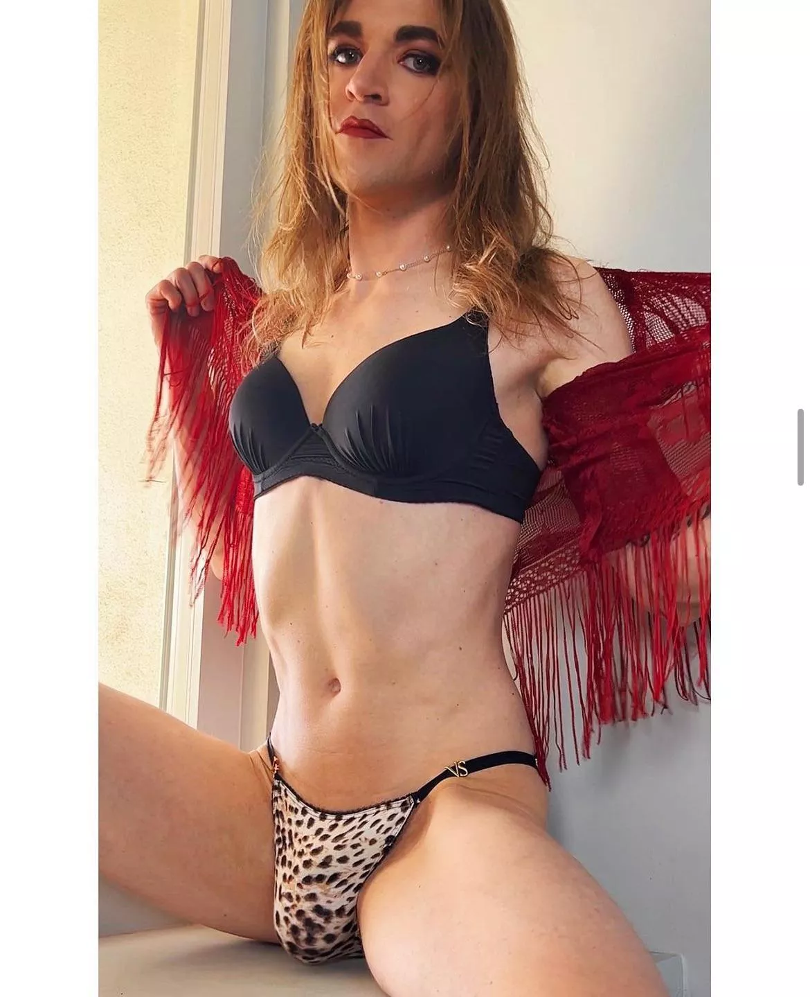 Love When It Barely Fits  posted by cynthia_strutter