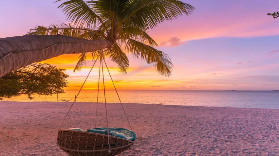 Maldive Beach by pmdaures